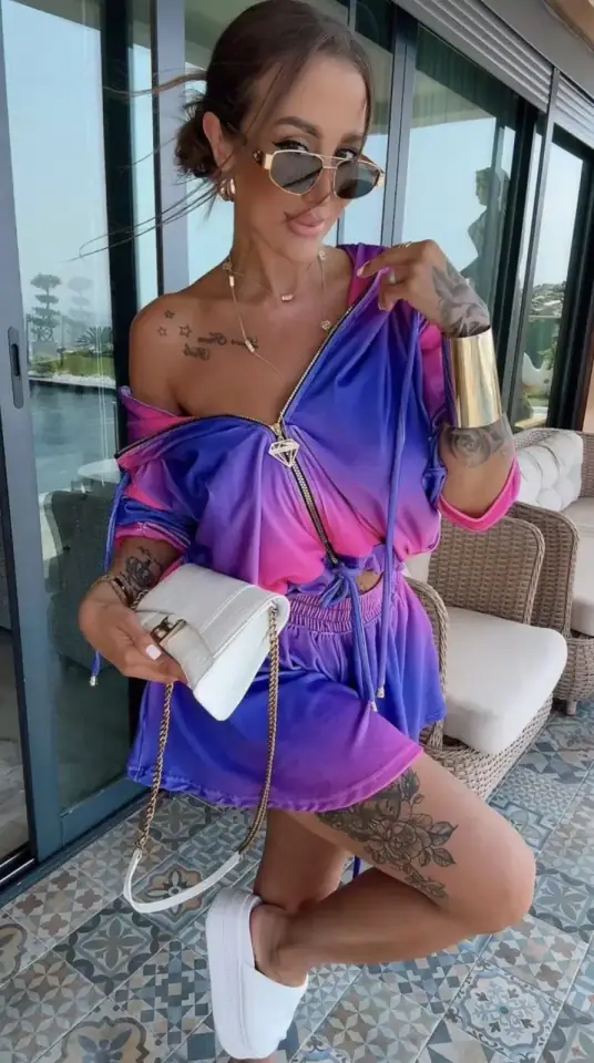 Dres Lola Bianka welurowy różowy, zdjęcie 1 z 2 — odzież damska Victoria Fashion