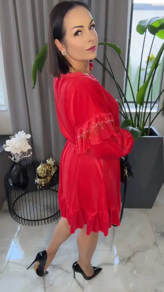 Sukienka Lola Bianka welurowa czerwona, zdjęcie 2 z 2 — odzież damska Victoria Fashion