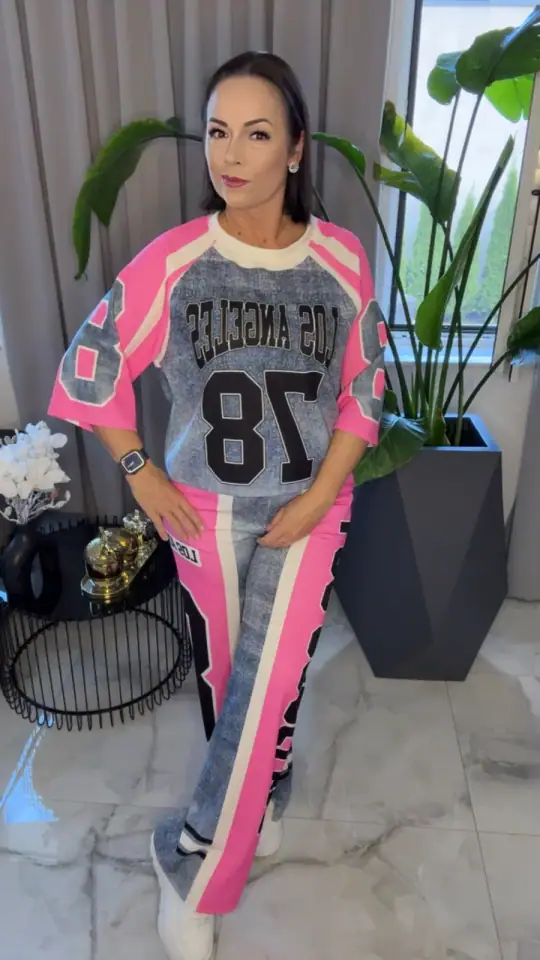 Dres dżinsowy różowy piękny komplet, zdjęcie 1 z 2 — odzież damska Victoria Fashion