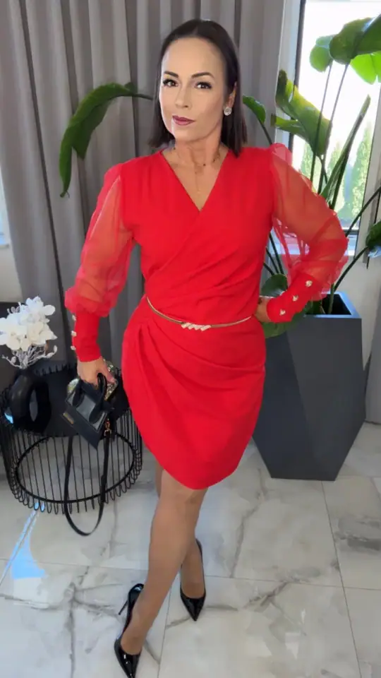 Sukienka czerwona elegancka z tiulem, zdjęcie 1 z 2 — odzież damska Victoria Fashion