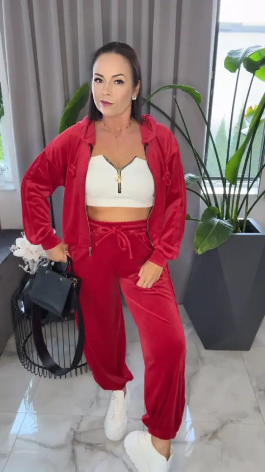 Dres welurowy czerwony mięciutki komplet, zdjęcie 1 z 2 — odzież damska Victoria Fashion