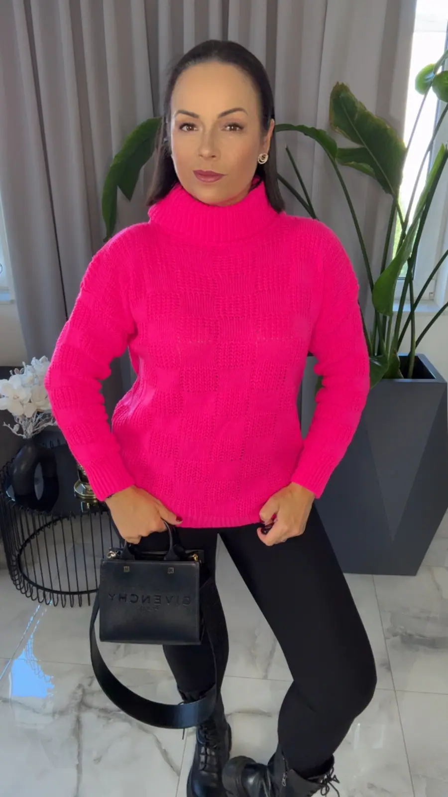 Sweter różowy golf piękny i wygodny — miniatura 6 z 11