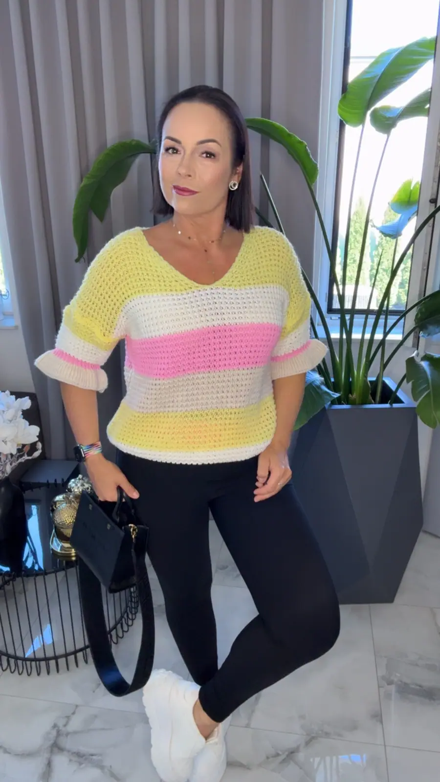 Sweter żółty w paski krótki rękawek cudny