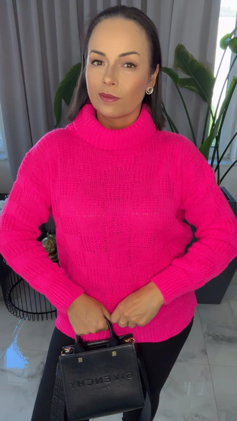 Sweter różowy golf piękny i wygodny — miniatura 4 z 11