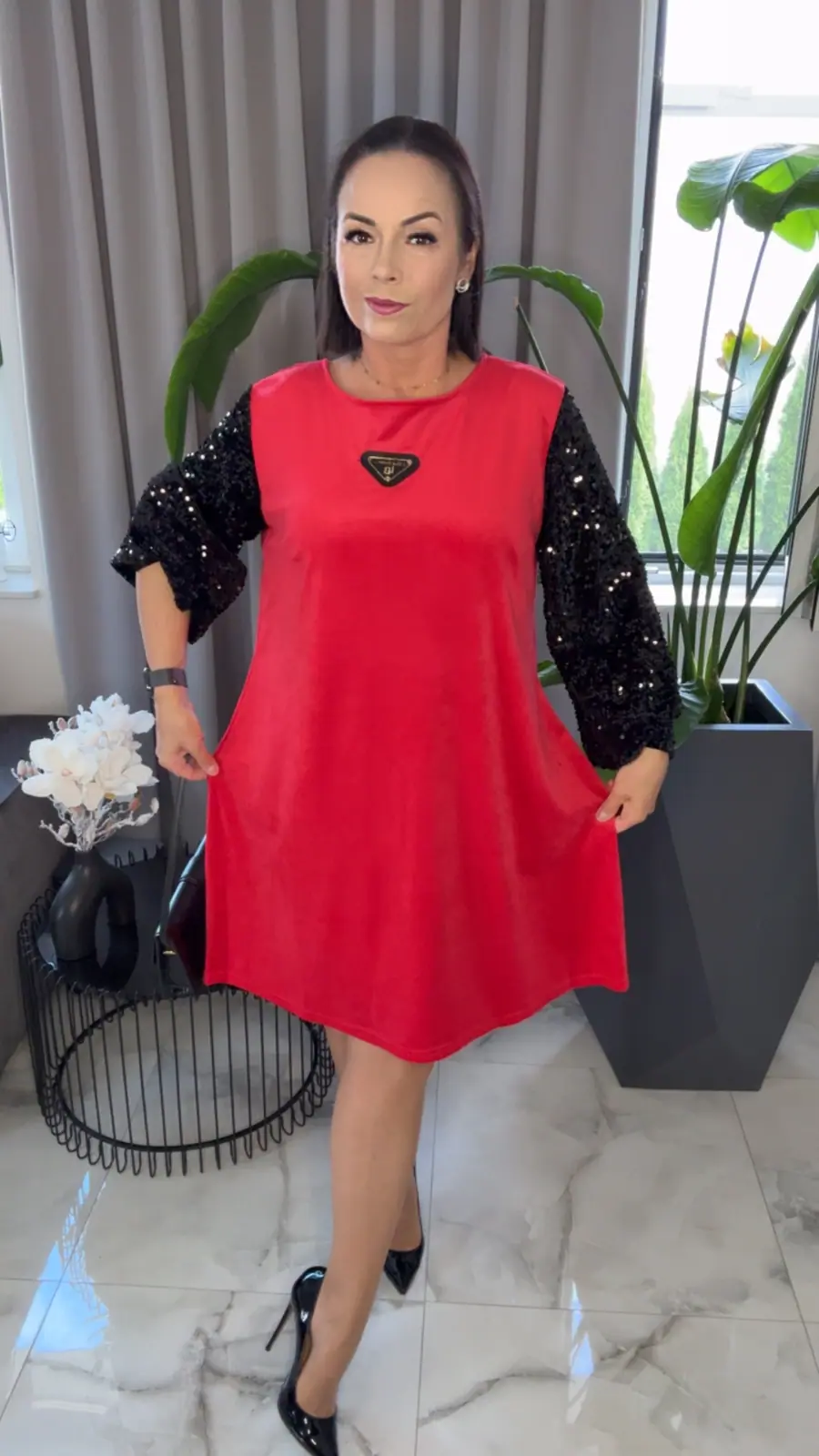 Sukienka Lola Bianka czerwona welurowa — miniatura 5 z 11