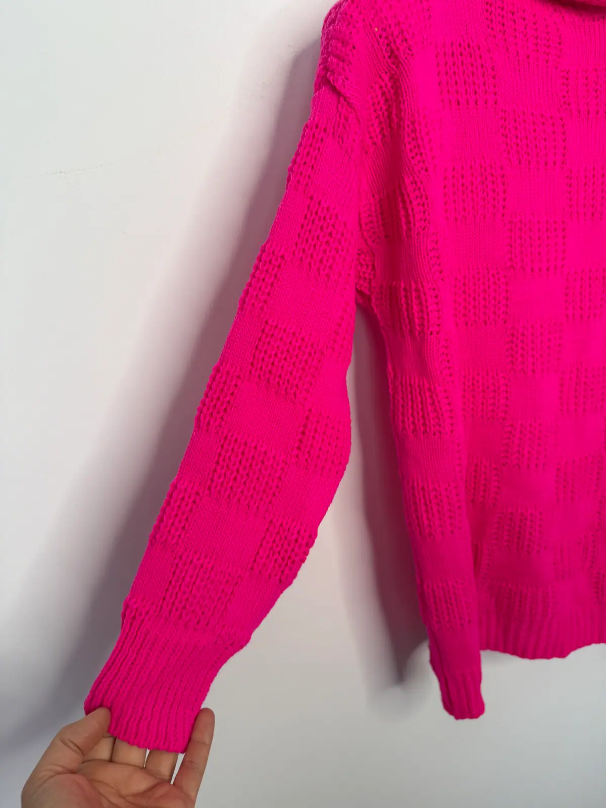 Sweter różowy golf piękny i wygodny — miniatura 8 z 11