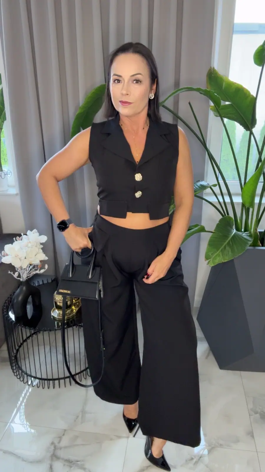 Komplet czarny elegancki kamizelka i spodnie, zdjęcie 1 z 2 — odzież damska Victoria Fashion